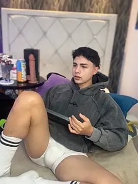 Samu Hott online show from March 2026 08:18:01 PM