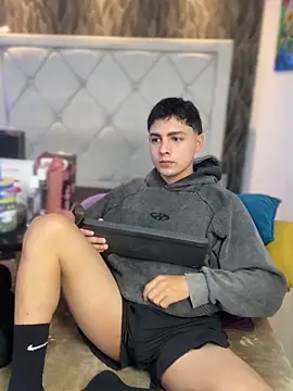 Snapshot of Samu_Hott chatting on February 2026 08:22:02 PM Samu Hott online show from February 2026 08:22:02 PM