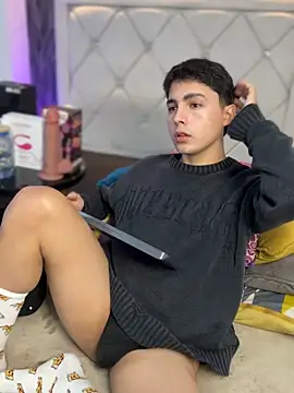 Snapshot of Samu_Hott chatting on February 2026 08:06:01 PM Samu Hott online show from February 2026 08:06:01 PM