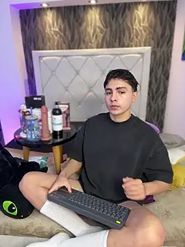 Snapshot of Samu_Hott chatting on February 2026 08:29:02 PM Samu Hott online show from February 2026 08:29:02 PM