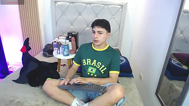 Samu Hott online show from April 2026 08:26:01 PM