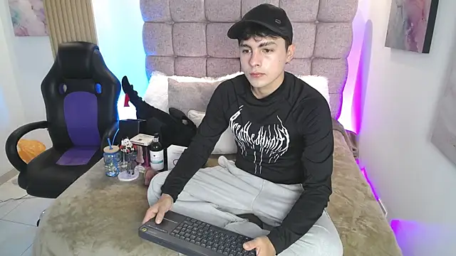 Snapshot of Samu_Hott chatting on May 2026 08:07:02 PM Samu Hott online show from May 2026 08:07:02 PM