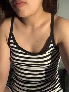 Luna Babyyy online show from May 2026 04:01:02 PM