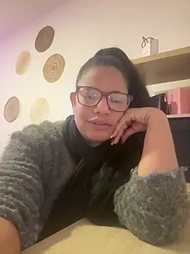 MelOnlyOf online show from February 2026 12:38:01 PM