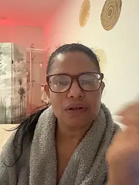 MelOnlyOf online show from February 2026 05:11:02 PM