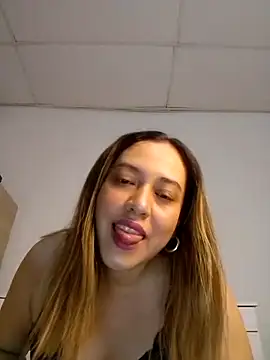 risitos23 online show from July 2026 03:26:01 AM