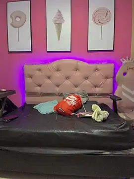 Karolaiin LS online show from March 2026 07:40:02 PM