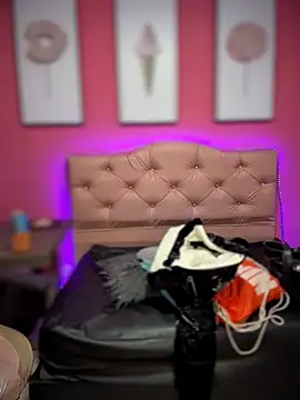 Karolaiin LS online show from March 2026 01:25:02 PM