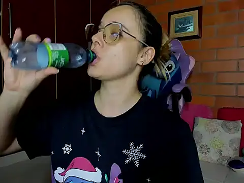 cristalprincess  online show from April 2026 11:29:02 PM