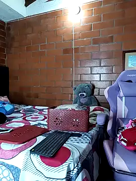 cristalprincess  online show from February 2026 01:40:01 AM