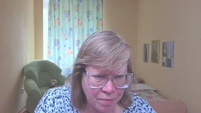 Snapshot of Emma_Eclipsee chatting on May 2026 11:25:01 AM Emma Eclipsee online show from May 2026 11:25:01 AM