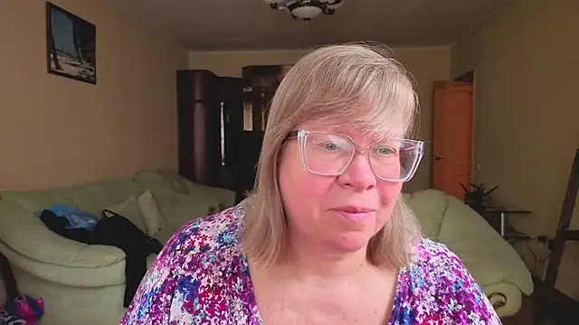 Emma Eclipsee online show from February 2026 07:28:02 AM