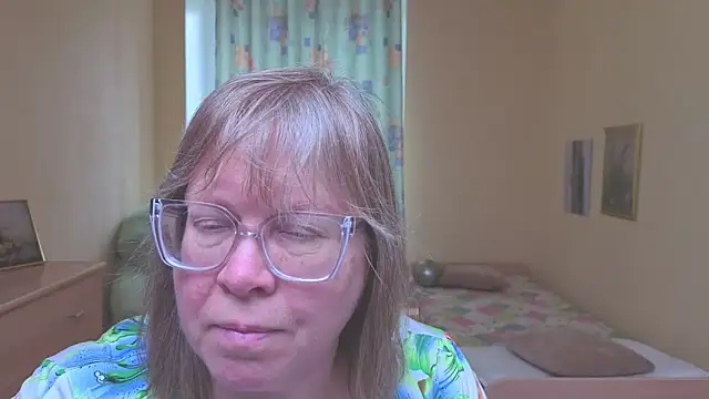 Emma Eclipsee online show from April 2026 10:55:01 AM