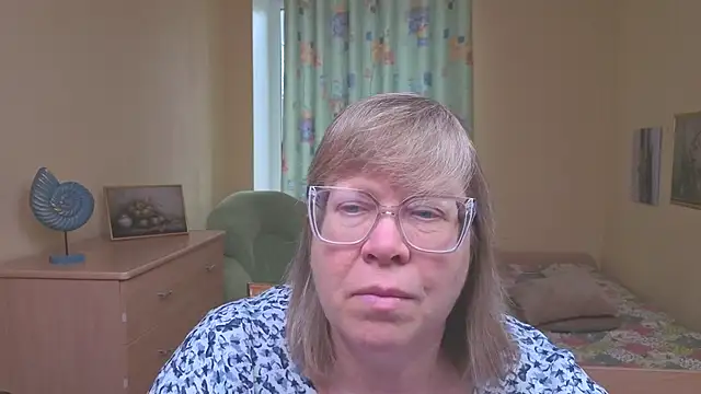 Emma Eclipsee online show from March 2026 11:10:01 AM