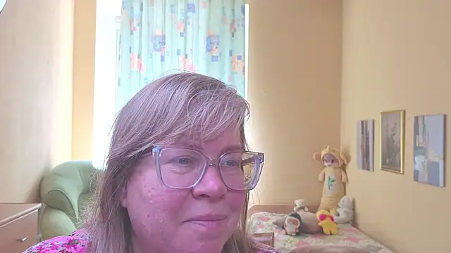 Snapshot of Emma_Eclipsee chatting on May 2026 10:47:01 AM Emma Eclipsee online show from May 2026 10:47:01 AM