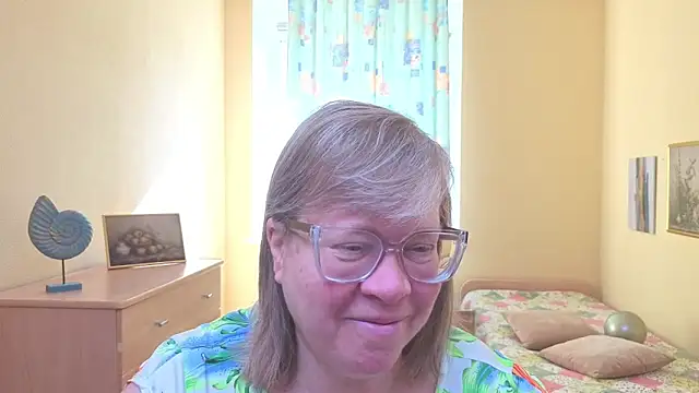 Emma Eclipsee online show from March 2026 10:21:02 AM
