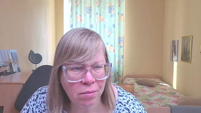 Emma Eclipsee online show from February 2026 08:22:01 AM