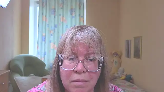 Snapshot of Emma_Eclipsee chatting on May 2026 11:32:01 AM Emma Eclipsee online show from May 2026 11:32:01 AM