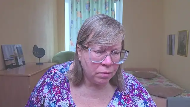 Emma Eclipsee online show from February 2026 08:36:02 AM