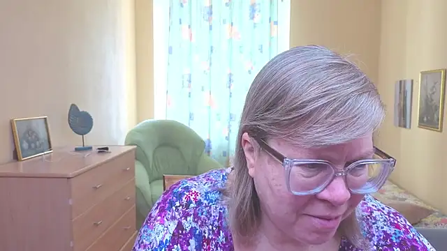 Emma Eclipsee online show from February 2026 07:29:02 AM