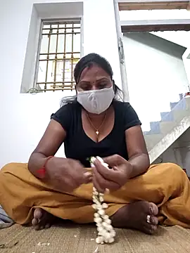 Snapshot of Tamil_Hot_Nisha chatting on February 2026 05:13:01 PM Tamil Hot Nisha online show from February 2026 05:13:01 PM