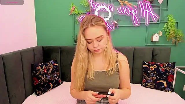 Snapshot of BellaAiry chatting on February 2026 01:38:01 AM BellaAiry online show from February 2026 01:38:01 AM