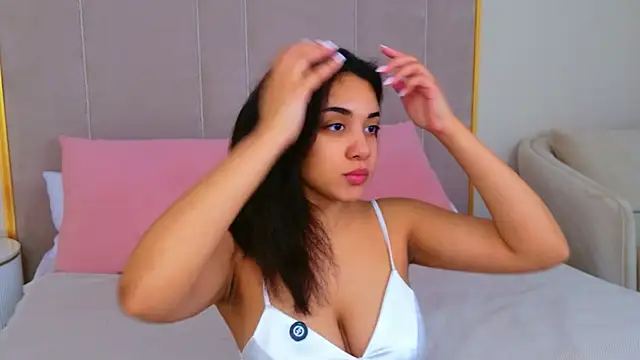 Luna Cortier online show from May 2026 05:18:02 AM