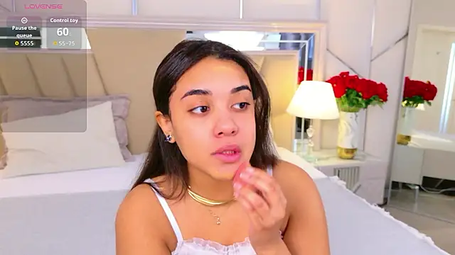 Luna Cortier online show from March 2026 05:56:01 AM