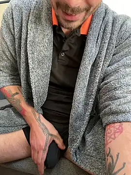 Piratee666 online show from April 2026 06:48:01 AM
