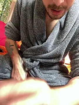 Piratee666 online show from April 2026 11:28:02 AM