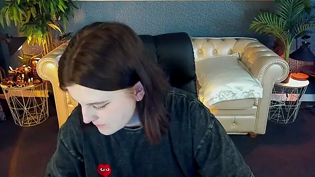 KristiFoxy online show from May 2026 06:49:02 PM