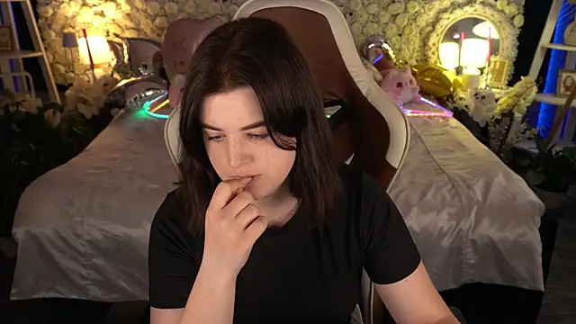 KristiFoxy online show from June 2026 12:28:01 PM