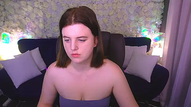 Snapshot of KristiFoxy chatting on June 2026 04:53:02 AM KristiFoxy online show from June 2026 04:53:02 AM