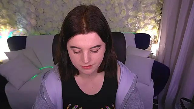 KristiFoxy online show from May 2026 06:47:02 PM