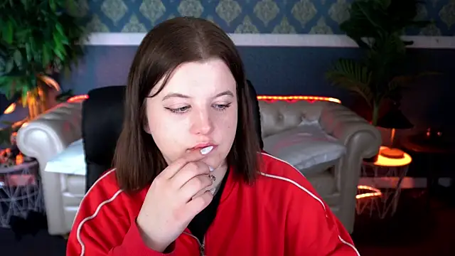 KristiFoxy online show from April 2026 06:36:02 PM