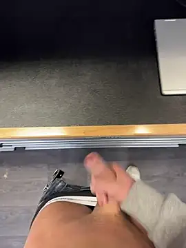 Snapshot of Robertocavall chatting on February 2026 03:47:01 PM Robertocavall online show from February 2026 03:47:01 PM