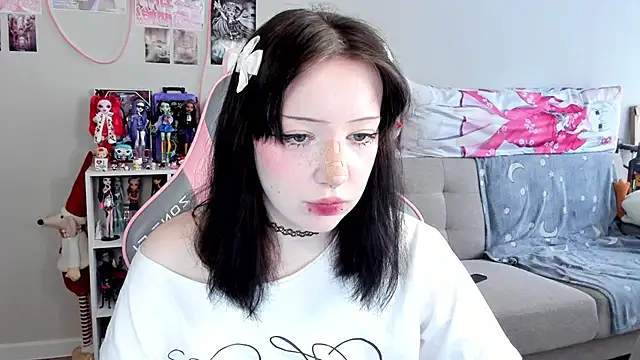 MollysLand online show from April 2026 09:56:02 AM