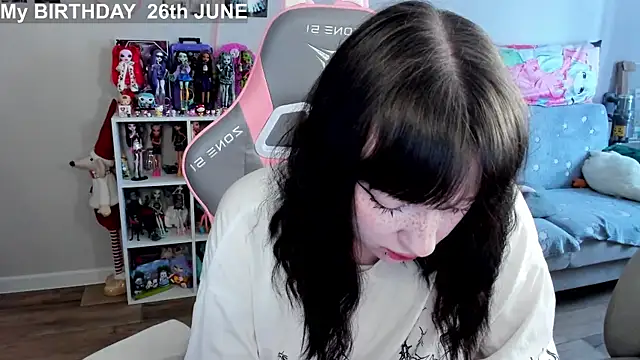 Snapshot of MollysLand chatting on June 2026 09:06:02 AM MollysLand online show from June 2026 09:06:02 AM