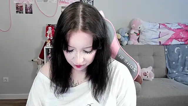 MollysLand online show from April 2026 09:35:01 AM