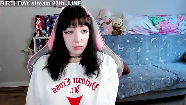 Snapshot of MollysLand chatting on June 2026 08:58:01 AM MollysLand online show from June 2026 08:58:01 AM