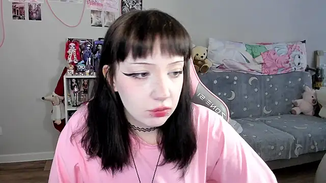 MollysLand online show from June 2026 10:04:02 AM