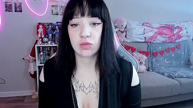 MollysLand online show from March 2026 08:17:01 AM