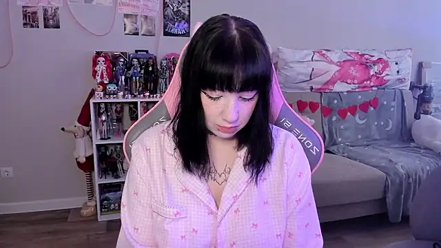 MollysLand online show from February 2026 07:42:01 AM