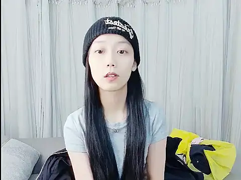 HUIZI8 online show from February 2026 12:48:02 PM