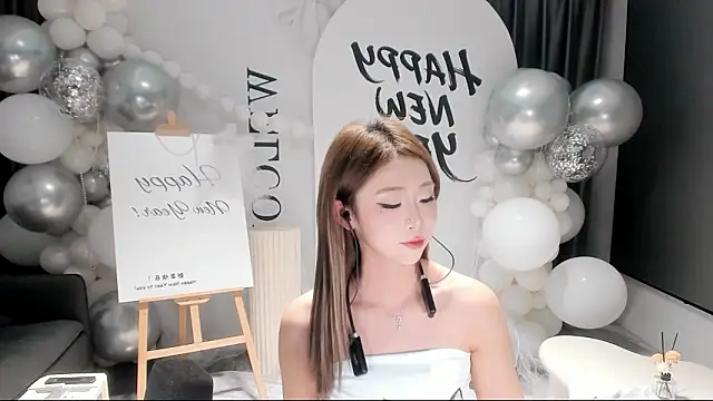 Snapshot of hotgirl0111 chatting on February 2026 01:53:01 PM hotgirl0111 online show from February 2026 01:53:01 PM