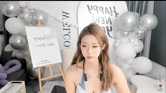 Snapshot of hotgirl0111 chatting on February 2026 10:48:01 AM hotgirl0111 online show from February 2026 10:48:01 AM