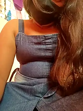 Snapshot of vyshali_vyshu chatting on February 2026 11:39:02 AM vyshali vyshu online show from February 2026 11:39:02 AM