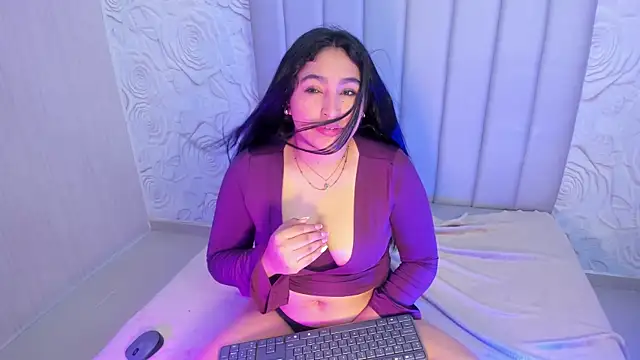 Lya dubois  online show from April 2026 09:10:02 PM