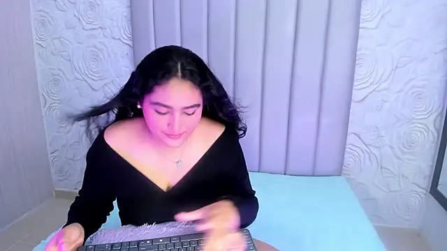 Snapshot of Lya_dubois_ chatting on February 2026 02:18:02 PM Lya dubois online show from February 2026 02:18:02 PM