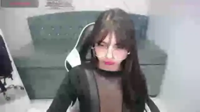 elizabeth t  online show from April 2026 08:20:02 PM